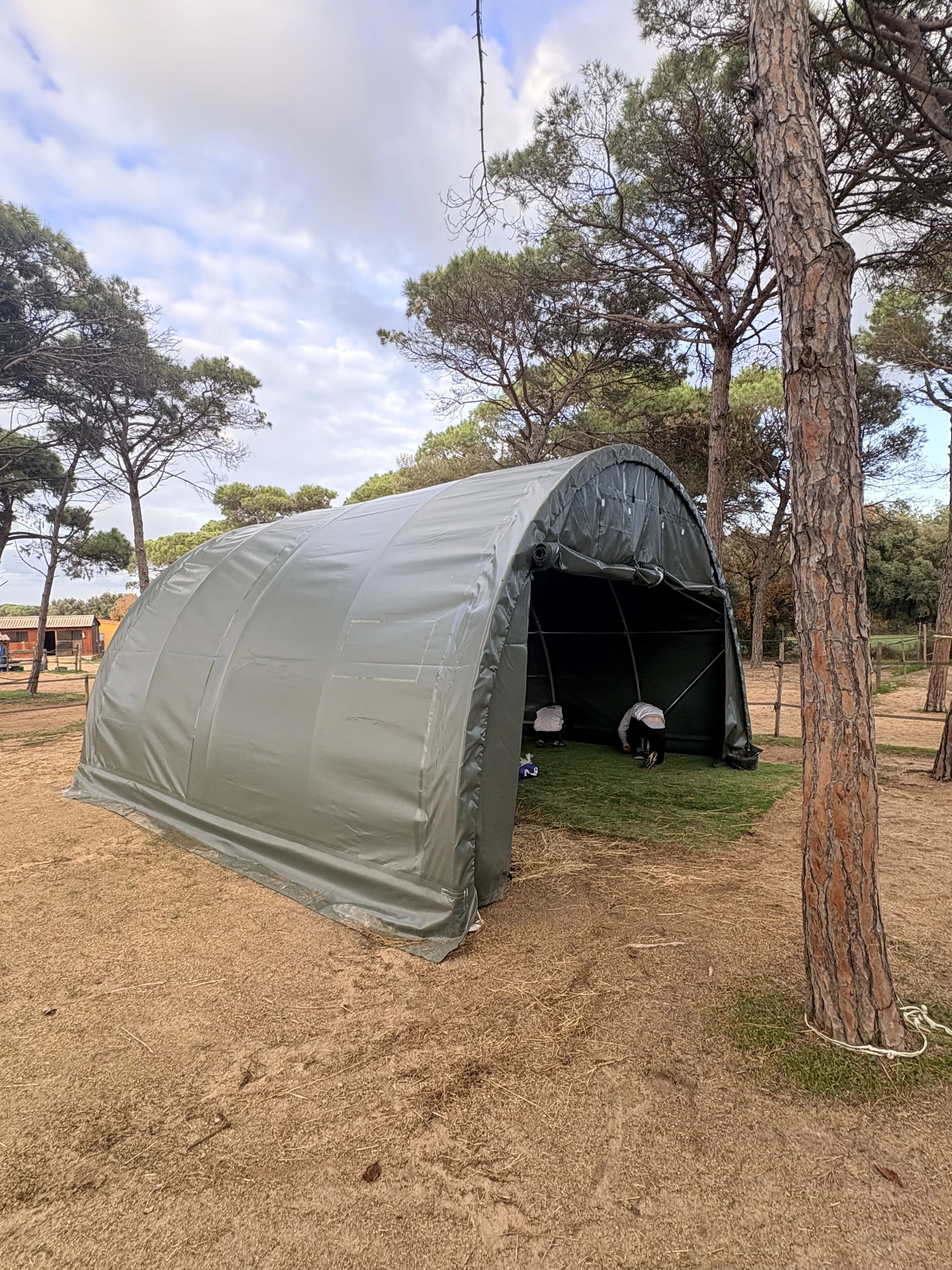 Tenda Agrícola 6,10 × 6,10 × 3,66 m