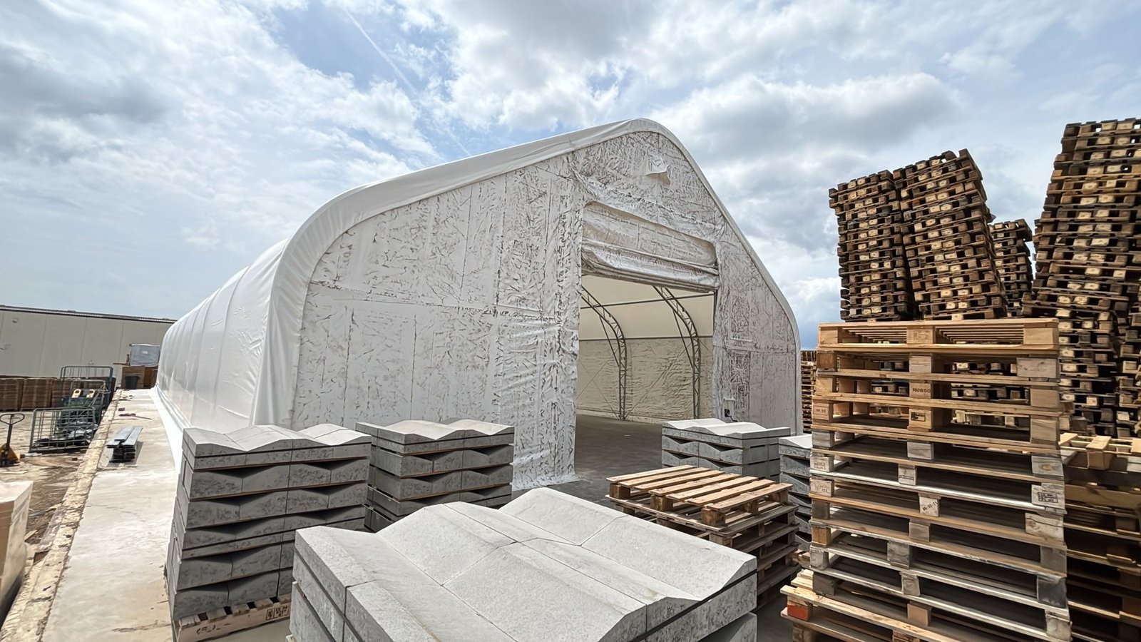 Tenda de Armazenagem em Valls
